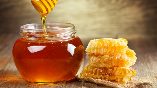 如何使用蜂蜜美容？内服外用蜂蜜美容7个方法