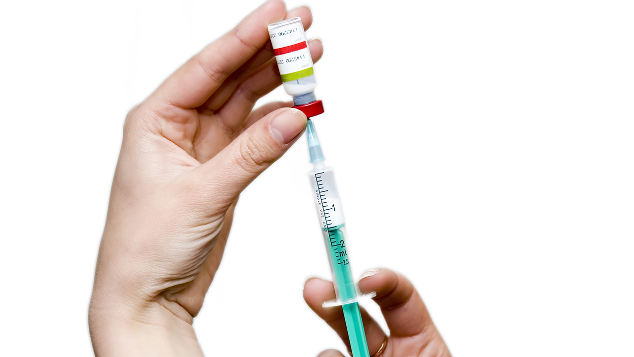 中国首个新冠疫苗第一针在哪接种的？进入临床试验的疫苗安全性能得到保障吗？