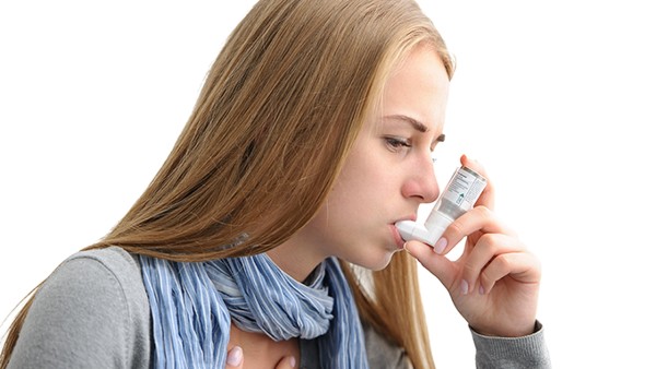 过敏性哮喘的症状有哪些？如何有效治疗过敏性哮喘？