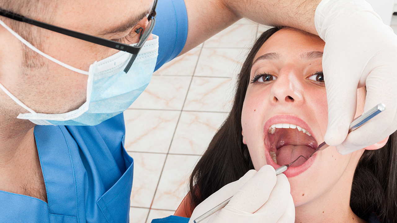 牙釉质缺损如何修复