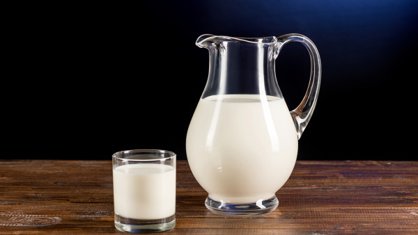 过期牛奶能喝吗