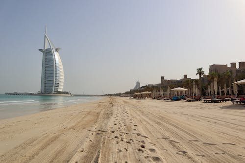 去迪拜旅游的好处有哪些，迪拜旅游攻略及必去景点推荐